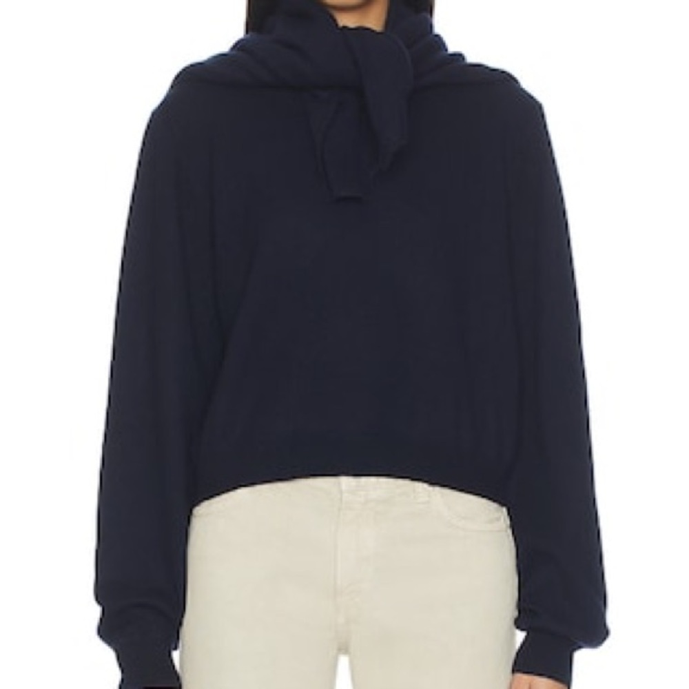 Eaves Parris Detachable Kerchief Crew